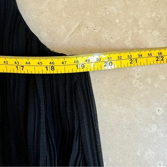 Madewell Pleated Black Sleeveless V Neck Blouse Womens Size XS Layered Chiffon - Picture 11 of 15